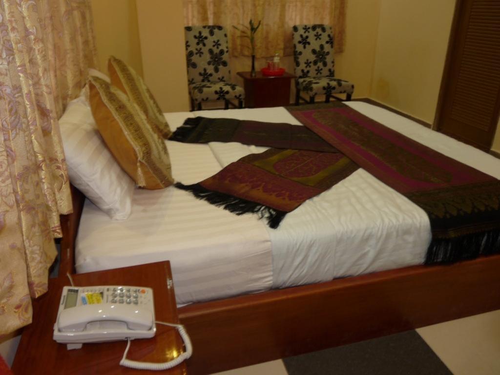 Hi Land Hotell Phnom Penh Rum bild