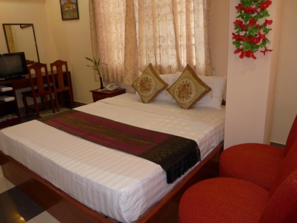 Hi Land Hotell Phnom Penh Rum bild